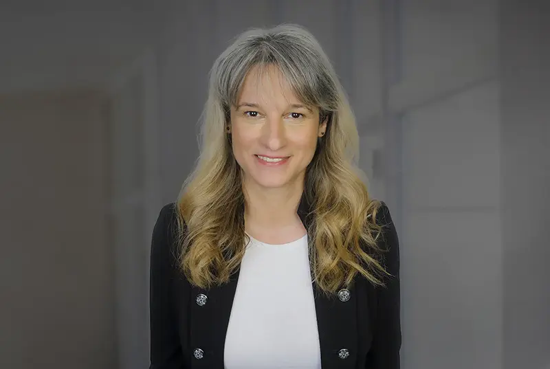 Gabriela Silion